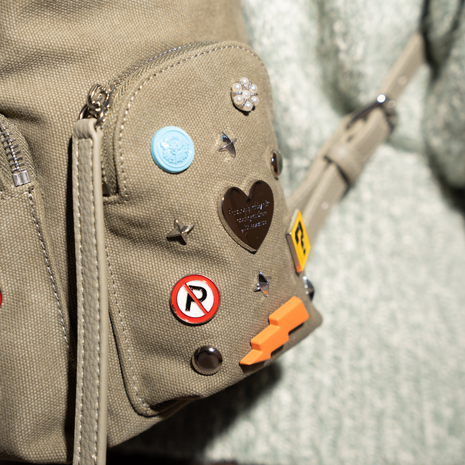 Mochila La Carrie Pins Green - Image 6