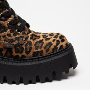 Bota Buffalo Aspen Lace Up Mid Leo - Image 6